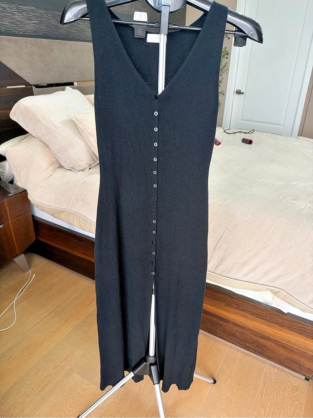 MESHKI Maxi Button Front Dress in Black Size Medium Like New